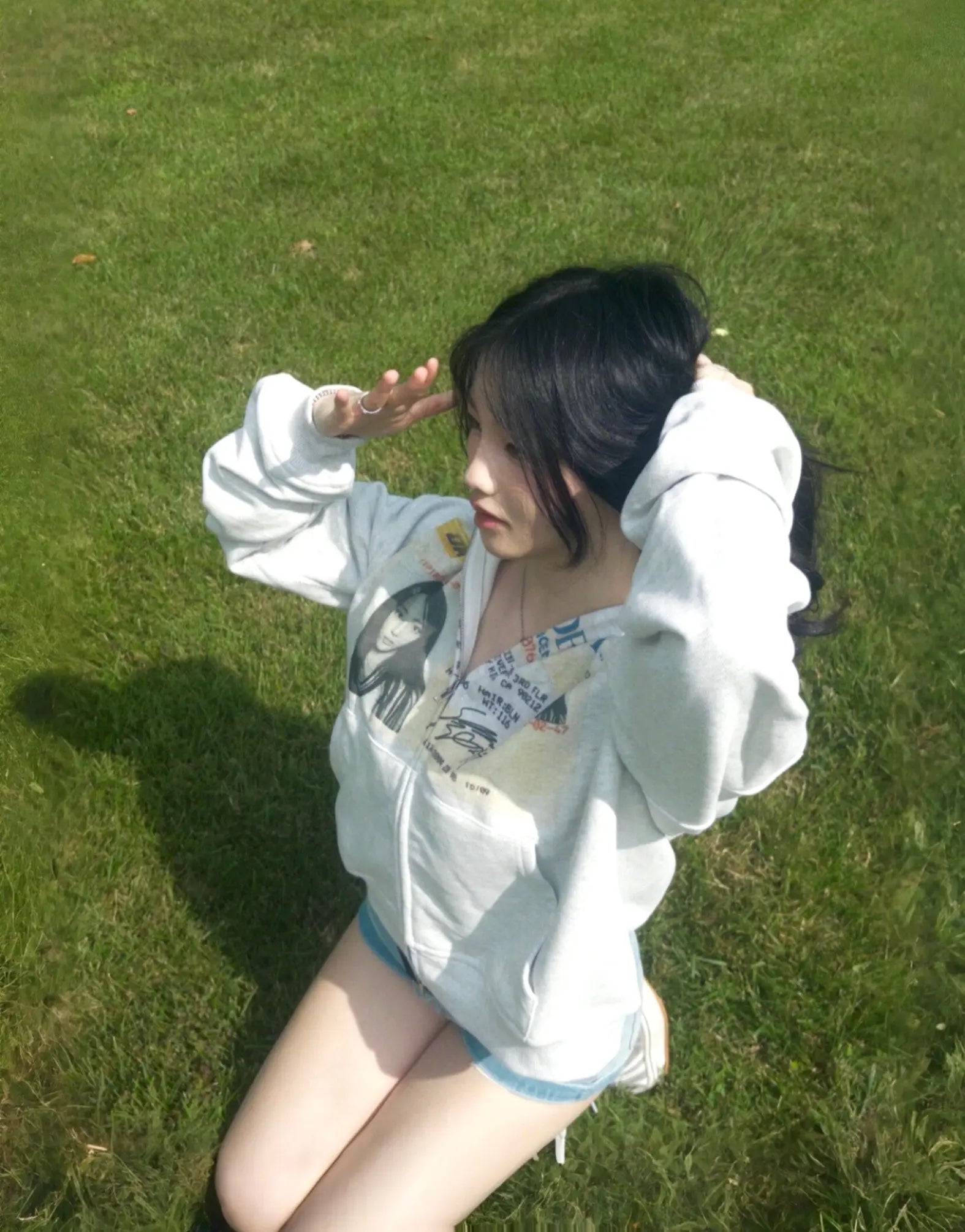 MINJI NEWJEANS OVERSIZED ZIPUP byjovials